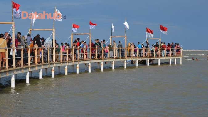 7. Tempat Wisata di Cirebon Jawa Barat Pantai Kejawanan