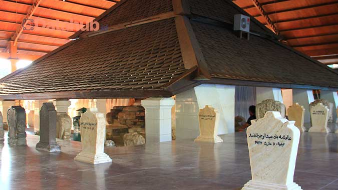 Tempat Wisata Makam Sunan Bonang