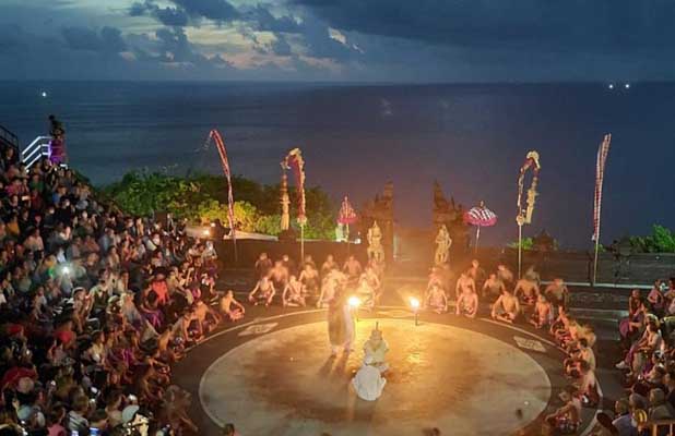 festival budaya uluwatu