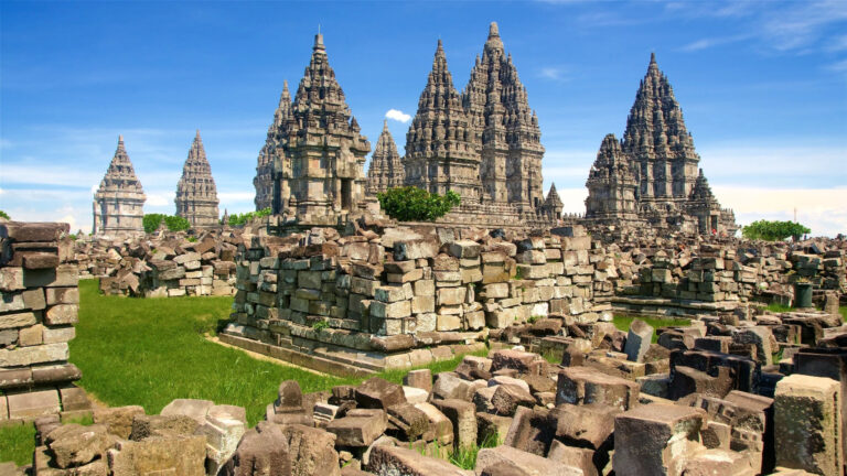 Candi Prambanan: Keindahan Arsitektur Hindu di Tanah Jawa