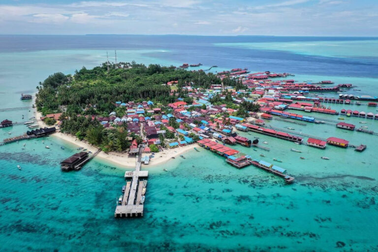 Pulau Derawan: Surga Tersembunyi di Kalimantan Timur