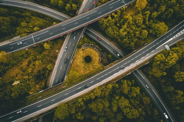 Upaya Pemerataan Pembangunan Wilayah di Indonesia: Strategi Pembangunan Infrastruktur, Investasi Ekonomi, Pemberdayaan SDM, Kebijakan Pemerintah, Penguatan Wilayah Terpencil, dan Pendekatan Berkelanjutan untuk Mengurangi Ketimpangan Antar Daerah